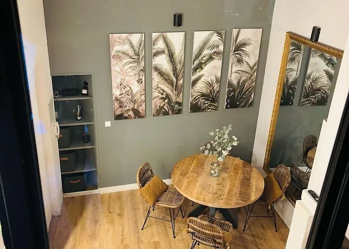 L'elegant Duplex Carmes דירה